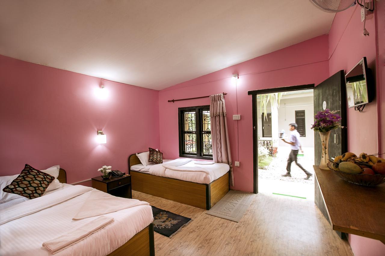 Sauraha Nana Hotel Exterior foto